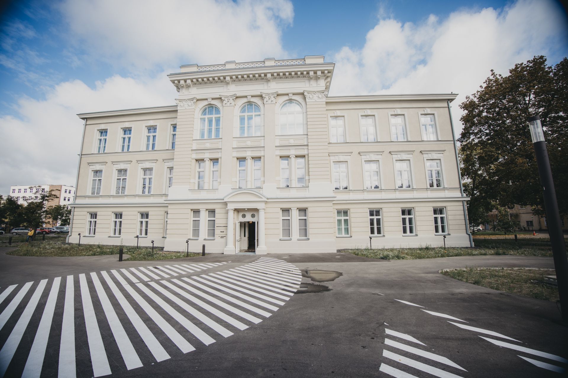 Zabytkowy budynek dawnego Instytutu Weterynaryjnego przy Grochowskiej 272 - siedziba Sinfonii Varsovii